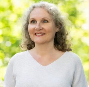 Speaker - Caroline Helfer
